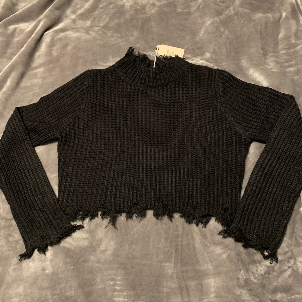 Black raw edge cropped sweater by Love Tree